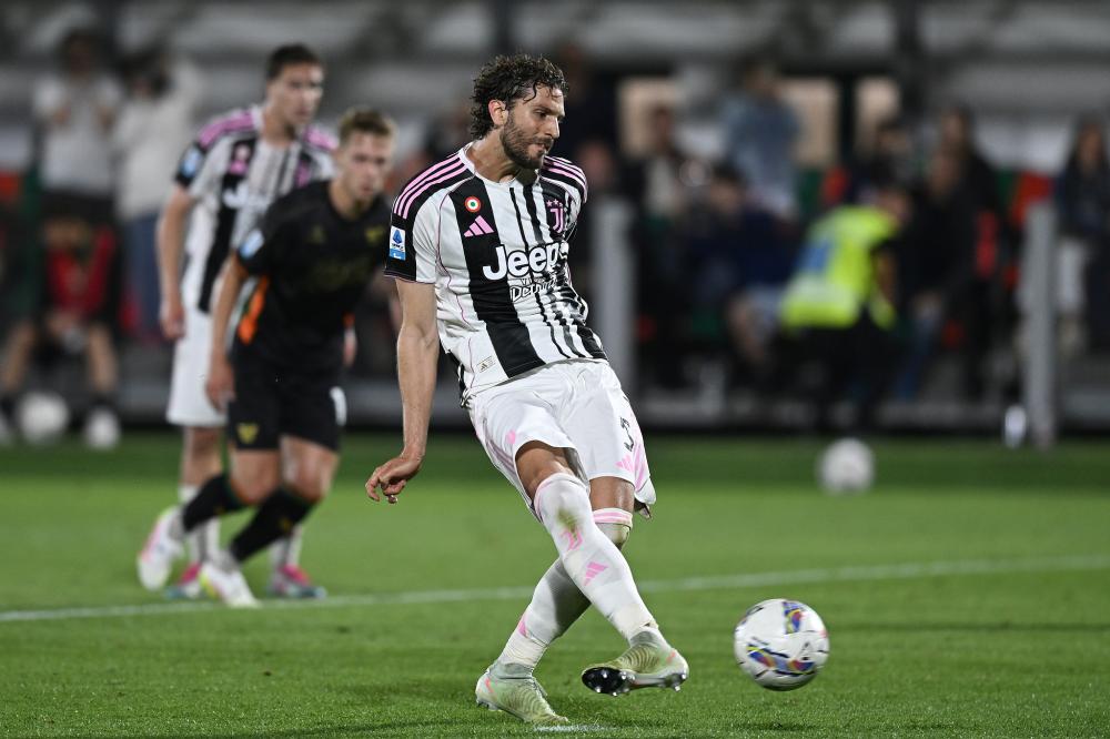 克罗斯：我从小就是不莱梅球迷；很高兴再次和马塞洛一起踢球