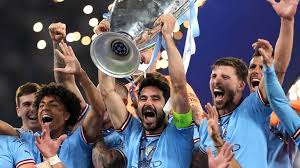 中超赛场争议判罚：VAR判罚引发讨论,